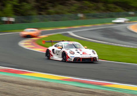 The number 12 Porsche overtaking it's opponents during the last minutes of GT-Open 2026! The best race at Spa we have had in a while!